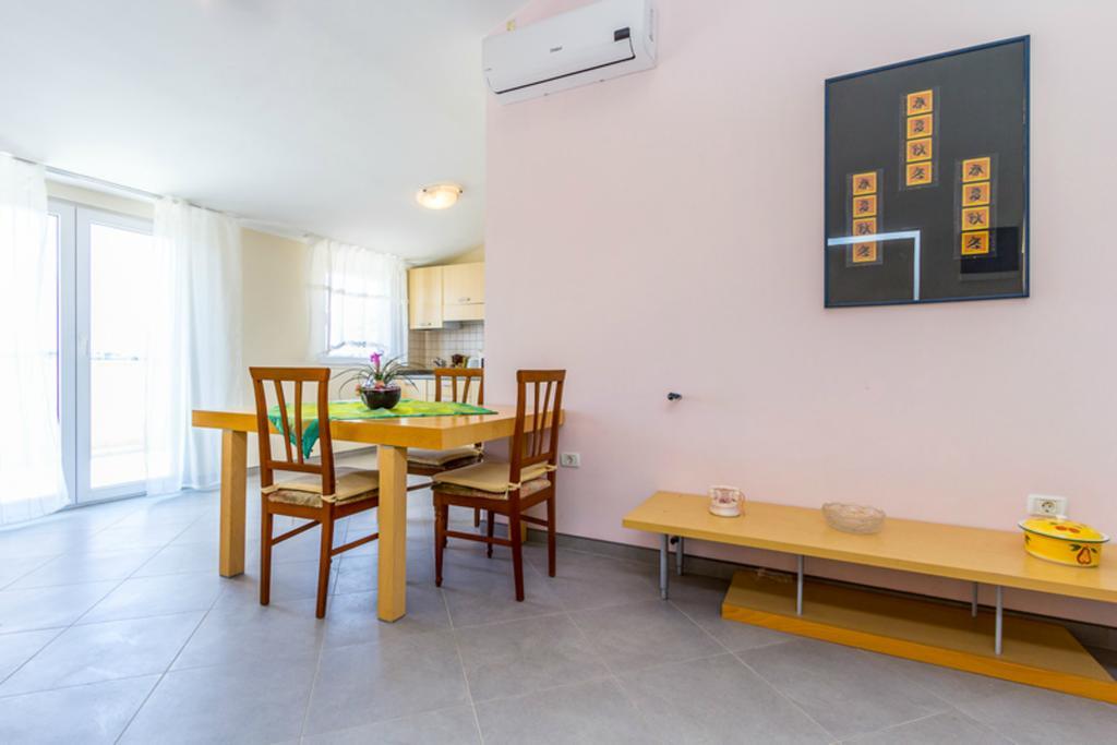 Apartment Mirjana Pula Oda fotoğraf