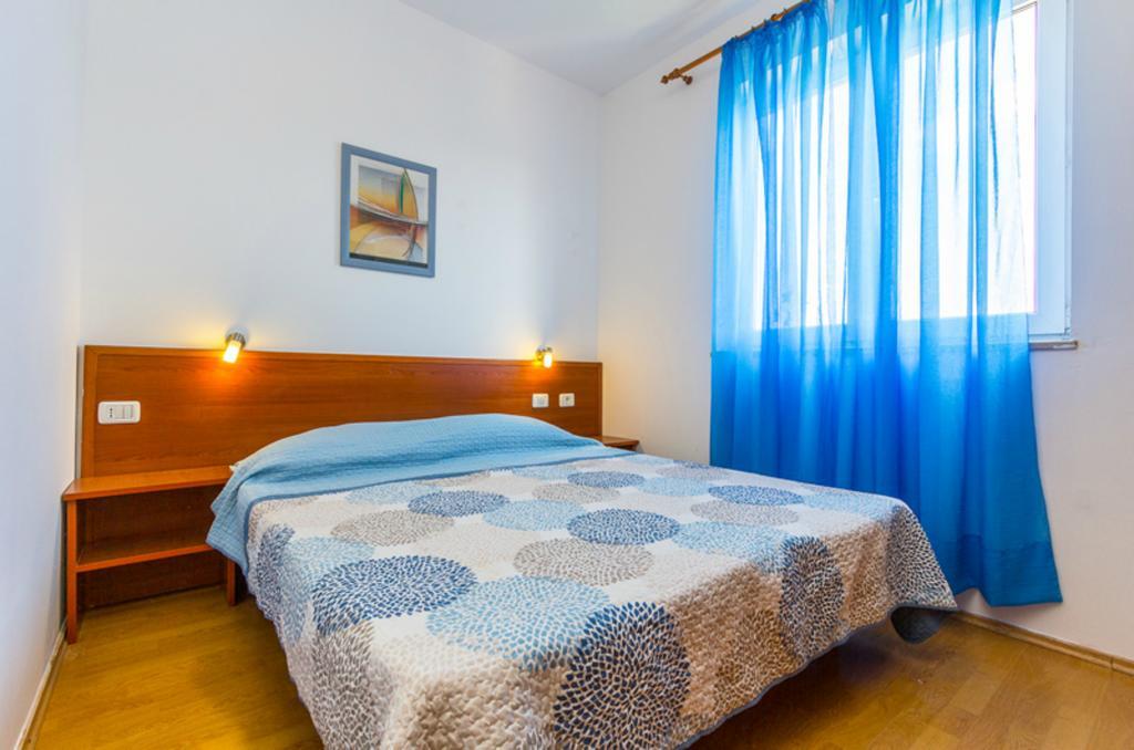 Apartment Mirjana Pula Oda fotoğraf